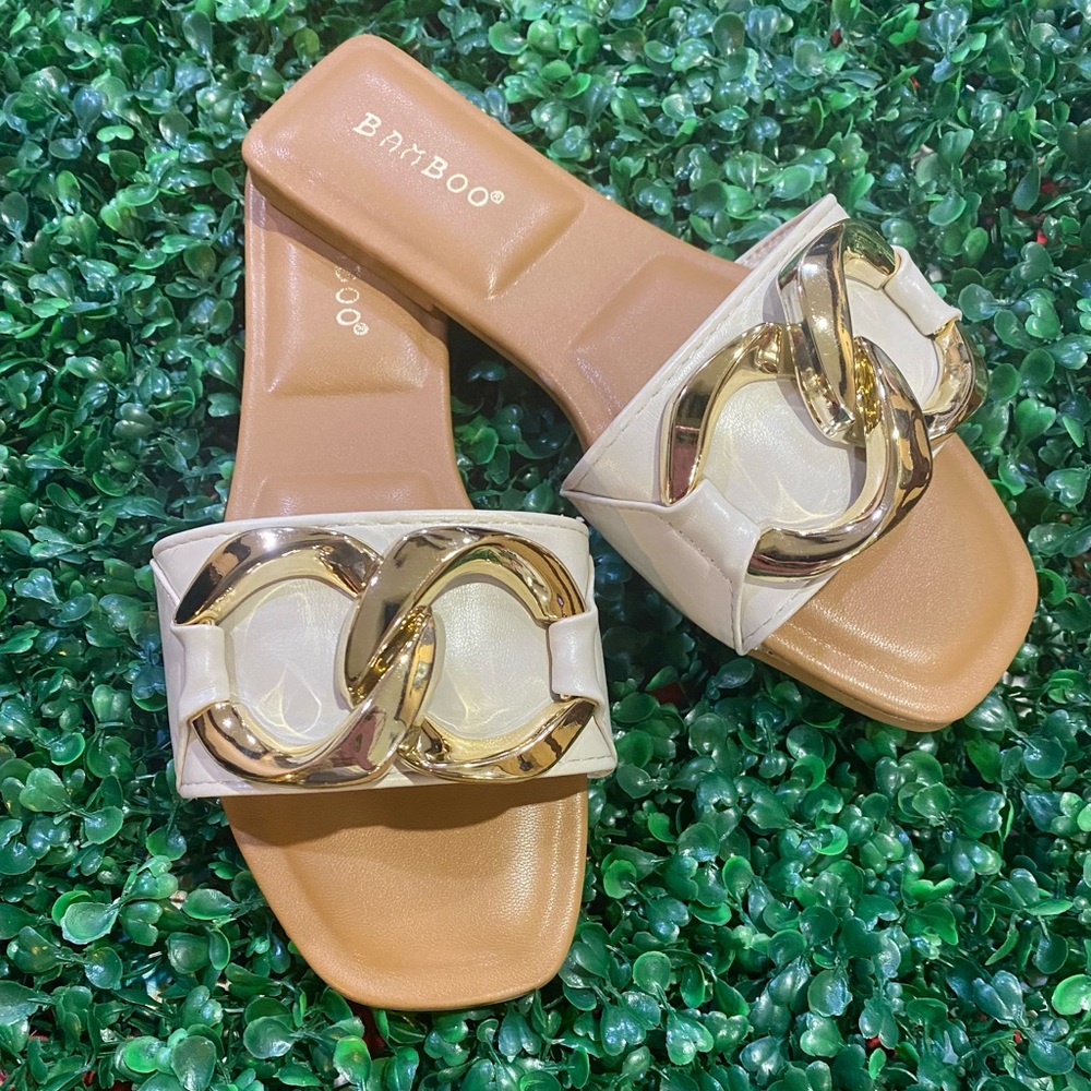 BRAND NEW WITH TAGS Ivory Chain Link Slide Sandals